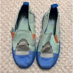 Tom’s Shark Kids Flats